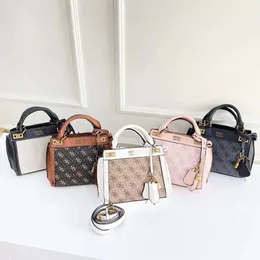 HA787073 Handle GUES Key Decoration Handheld Women's Russian Crossbody Bag 2024 78% Off Store wholesale