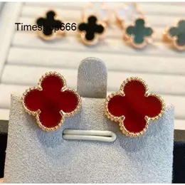 2024 Finitage 4/Four Leaf Clover Desinger أقراط Silver 18K ذهبية مطلية للنساء هدية مجوهرات الزفاف من التيتانيوم