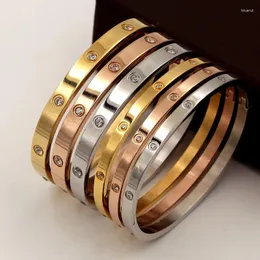 Bangle vackra älskare smycken kvinnor titan stål par full kubik zirkoniumvitt kristallspänne armband män