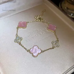 سوار Van Clover Pink Clover Bracelet راقي الحرف الأزهار الرقيقة