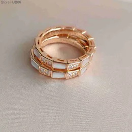 Y38x Luxus-Schmuck-Bandringe Baojia-Knochenring für Frauen 18-Karat-Beschichtung Dickes V-Gold Schmale breite Platte Weißer Beimu-Roter Jademark-Malachit Schlangenförmiges Paar Ooeg