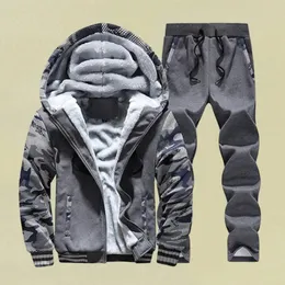 Fleece Men Set Fashion Brand Tracksuit Lined Thick Sweatshirt Pants Sportswear Suit Male Winter Warm Hooded Outerwear Suit 240202