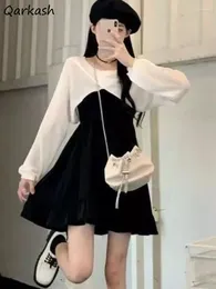 Vestidos de trabalho 2 pcs conjuntos mulheres streetwear preto mini vestido de malha manga comprida t-shirts diário primavera moda simples feriado casual ulzzang