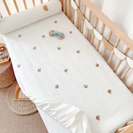 Korean Quilted Baby Cot Crib Fitted Sheet Bear Cherry Star Embroidered Cotton Kids Infant Bed Sheets Mattress Cover Bedspread 240127