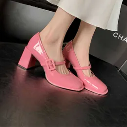 Sapatos de vestido rosa patente couro dedo do pé redondo com sapatos mary jane nova fivela de cinto boca rasa grosso salto alto único sapato sapatos