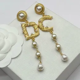 Pearl Tassel Brand Letter Ear Studs Set For Charm Lady Designer smycken Kvinnor stora brevörhängen Bästa julklapp Bridal Hoop Earring