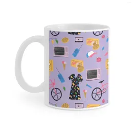 Modello di tazze Tazza viola bianca Tazza da caffè Tazze da tè Tazze da latte Regalo di compleanno Catalina Williams Illustrazione Arte Undici Netflix