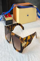 Nya 1362 Kvinnor Män Populära varumärken Solglasögon Fashion Square Wrap Unisex Model Frame Leopard Double Color Frame Top Quality Come Wit4296300