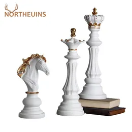 NORTHEUINS Resin Chess Pieces Board Games Accessories Retro Aesthetic Room Decor for Interior Home Decoration Chessmen Sculpture 240130