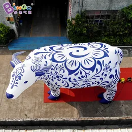 Hurtownia Outdoor Giant Advertising Inflatible Animal Bull Bullons Inflaon Cartoon Cow Modele do dekoracji imprezowych z powietrzem