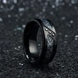 Anéis de cluster moda 8mm homens aço inoxidável dragão celta incrustada pedra de zircão preto para presente de banda de casamento de fibra de carbono