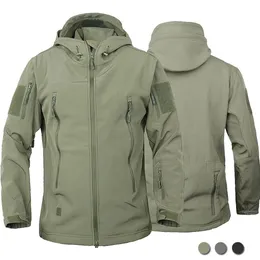 Giacche militari da esterno Uomo Pelle di squalo Soft Shell Giacca a vento impermeabile tattica Giacca da combattimento militare Cappotto bomber con cappuccio da uomo 240130