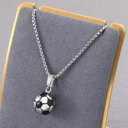 Neuer silberfarbener Fußball-Anhänger aus Edelstahl, Persönlichkeit, athletischer Stil, Schlüsselbeinkette, exquisites koreanisches Halsband