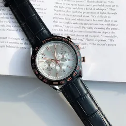 럭셔리 남자 시계 석영 시계 고품질 최고의 브랜드 디자이너 시계 방수 사파이어 유리 고무 벨트 홀리데이 선물 AAA