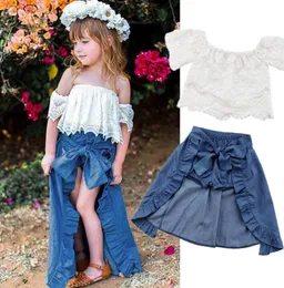 Nuovo stile di abbigliamento per ragazza Set per bambini Top in pizzo con spalle scoperte e pantaloncini di jeans con volant Gonna con fiocco Abbigliamento per bambini3741137