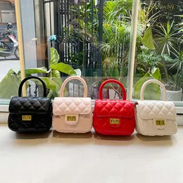 Xiaoxiangfeng Genitore Bambino Borsa 2023 Nuovo Mini Crossbody Piccola Borsa per il cambio a cavalcioni per bambini ricamati 75% vendite dirette della fabbrica