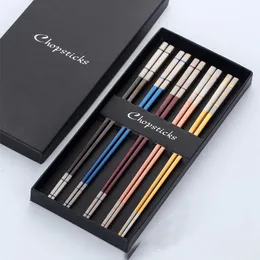 5pairs السوشي اليابانية Acciaio Metal Hashi Chopsticks مع مربع الهدايا الأسود الصيني الأكل شعيرية الطعام عصي أدوات المائدة 240127