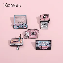 Broschen Retro Grammophon Emaille Pins Cartoon Feine Linie Band Kamera Telefon Revers Abzeichen Lustige Schmuck Geschenk Für Freund