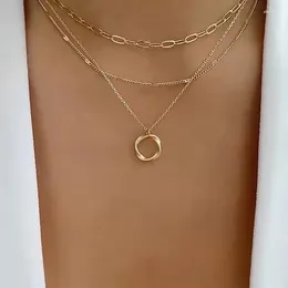 Anhänger Halsketten IPARAM Mobius Streifen Feine Kette Halskette Für Frauen Multilayer Gold Farbe Metall Mode Schmuck Zubehör