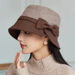 2023 Ladies Winter Bucket Hat Madre all'aperto Warm Wool Snow Women Buona qualità Elegante Fedora y240127