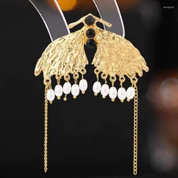 Brooches Female Fashion Vintage Pearl Moth For Women Luxury Yellow Gold Color Alloy Animal Brooch Safety Pins