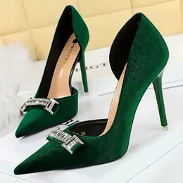 Kvinnor 293 Spring Rhinestone Suede Pumpar pekade höga klackar Stilettos Lagen Large Size 43 Party Shoes 240125 703