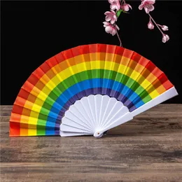 100 st festgåvor gynnar Rainbow -fans Fällande fans Konst Färgglada handhållna fan Sommartillbehör för födelsedagsbröllopsdekoration gåva