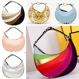 Klassisk Nano Graphy Hobo Bag Underarm Half Moon Chain Crossbody Bag Läder axelväska Metall Hårdvara dragkedja Stängning Handväska Kvinnor Luxurys