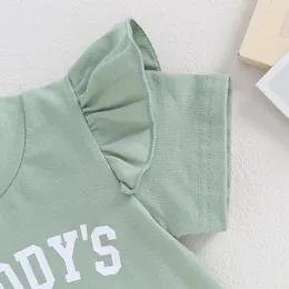 Kläduppsättningar barnflicka sommarkläder Daddys Kort ärm T -skjorta Elastiska midjeshorts söta spädbarn födda kläder