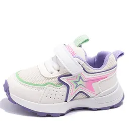 أحذية الأطفال 2024 Spring New Children's Shoes Boys 'Microfiber Leather + Mesh Soft Sole Sole Breatable Baby Walking Shoes Girls' Sports Shoes