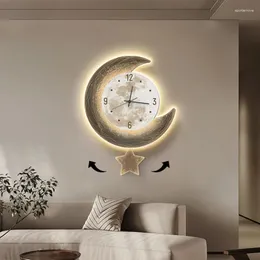 Relógios de parede Lua luminosa sala de estar relógio doméstico high-end sentido restaurante fundo pendurado criativo em forma especial