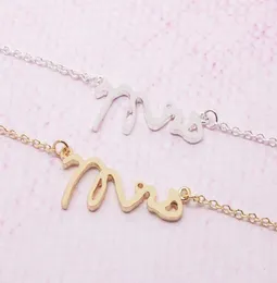 30pcs Goldsilver Tiny Love Mrs Letter Necklace Mrs Simple Tainty Stamped Word 초기 부인 목걸이 보석류 3440504