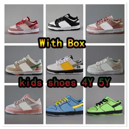 Box Kids Shoes Low Panda 스니커 트리플 핑크색 흰색 검은 색상 최저 로즈 Whisper Syracuse Love SB Size 4Y 5Y 24-37