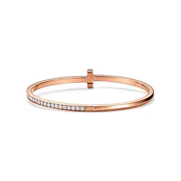 2024 Bracciale Designer braccialetto di fascino di lusso lettera T Bracciali Gioielli per le donne Bracciale Accessori moda Lega di acciaio al titanio GoldQ7