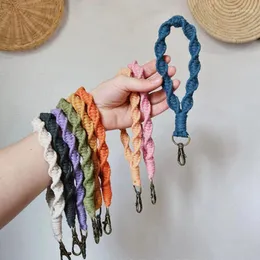 Nyckelringar Böhmen Macrame Wristlet Keychain Keyring Trincet Car Key Bag Pendant Mobiltelefon flätat Lanyard Rope Strap Party Gift