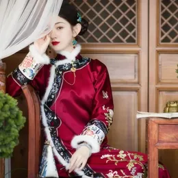 2023 Winter Qing Dynasty 빈티지 와인 레드 스탠드 칼라 꽃 인쇄 두꺼운 긴 청남 드레스 고대 연회 이브닝 드레스 240131
