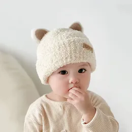 Accessori per capelli Cappello per bambini Versione coreana invernale del berretto in peluche lavorato a maglia Protezione per le orecchie calda Sezione autunnale Lana per bambini