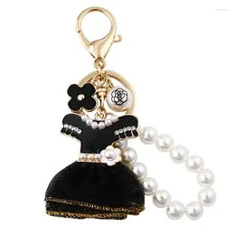 Keychains Fashion Black Skirt Pearl Key Chains For Women Bag Charm Pendant Car Ring Creative Dress Design Keyings Wholesale