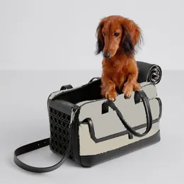Yuexuanデザイナーバッグ新しい通気性ポータブル猫と犬のペットバッグ