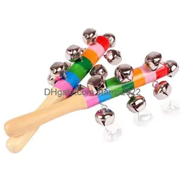 Partydekoration 18 cm hölzerne Babyrassel Regenbogenrasseln mit Glockenspielzeug Orff-Instrumente Lernspielzeug Drop-Lieferung Hausgarten F Dh2Uh