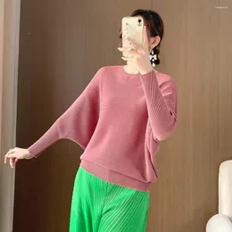 Женские футболки Miyake Fold 2024, весенний свитер, женский свободный пуловер с рукавами «летучая мышь» большого размера, топы, трикотаж