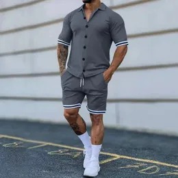 Summer Mens Solid Kolor Button krótkie rękawy Strasze Casual Sports Cardigan Marka Zestaw Mody 240131