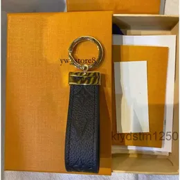 Viutonity Anahtar Zinciri Yüzük Tutucu Marka Tasarımcıları Hediye Erkekler İçin Louiseity Anahtarlıklar Kadın Araba Çanta Kolye Aksesuarları Moda Premium Lululemen Keychain 2682 Th56