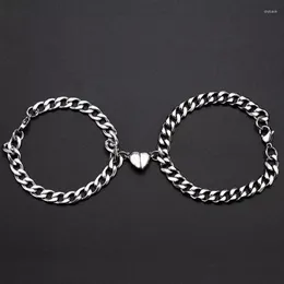 Braccialetti di collegamento 2024 2 pezzi punk catena color argento braccialetto di coppia per le donne in lega di zinco magnete romantico uomini accoppiati cose gioielli di moda