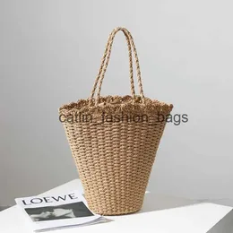 Totes 2021 new fan-shaped straw woven bag shoulder portable seaside vacation beach large capacityH24217