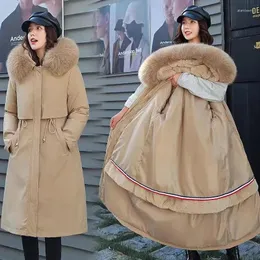 Płaszcze damskie okopy 2024 Kobieta zimowa koreańska koreańska wielkie futra bawełniana wełniana wełniana liniowca Paras Płaszcz Long Hooded Emewear