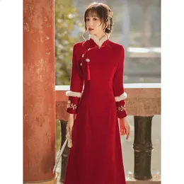 Red Chinese Year Cheongsam Women Thickened Long Sleeve Winter Dress Slim Elegant Traditional Qipao S To XXL 240131