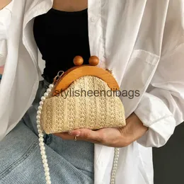 Shoulder Bags 2023 Vintage Pearl Chain Crossbody Bag For Women Fashion Straw Woven Handbag Ladies Wooden Clip Beach PurseH24217