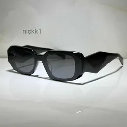 Okulary przeciwsłoneczne dla mężczyzn i kobiet luksusowy styl 17wf w stylu anty-ultrafiolet retro kwadratowa płyta Pełna ramka okulary mody losowe pudełko 17w spkm