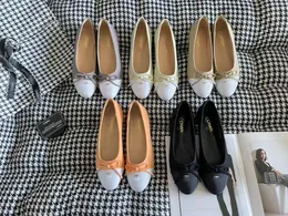 Designer-Ballerinas, Pariser Luxus-Damendesigner-Schuhe in Schwarz, Slipper, gesteppte Lederballerinas, Damenschuhe mit runder Spitze